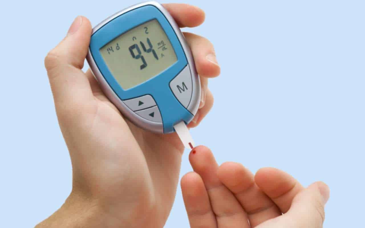 أسباب ارتفاع السكر في الدم وكيفية علاجه والوقاية منه