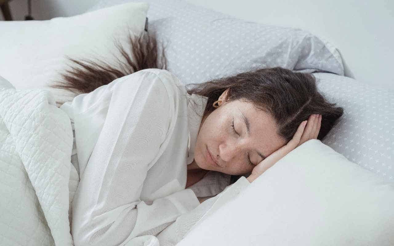 أسباب كثرة النوم والخمول ونصائح هامة لاستعادة نشاطك وحيويتك