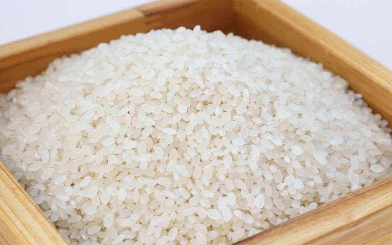 ماهي فوائد الأرز الأبيض والبني وماهي قيمتهما الغذائية